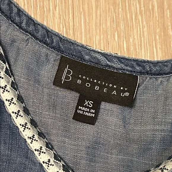 Bombeau Oversized Chambray 3/4 Floral Embroidered Puffed Sleeve Top Sz XS - Picture 2 of 7